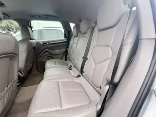 Porsche Cayenne 2011 AWD 4 puertas SUV