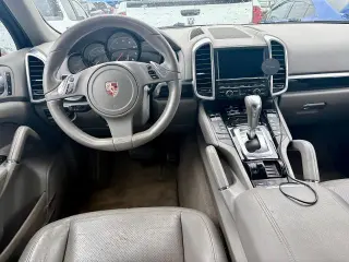 Porsche Cayenne 2011 AWD 4 puertas SUV