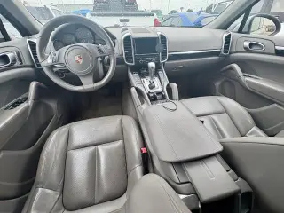 Porsche Cayenne 2011 AWD 4 puertas SUV