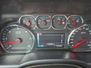 Chevrolet Silverado 1500 2015 4x4 LT Cabina Doble 4 puertas 5.8 pies. Caja corta