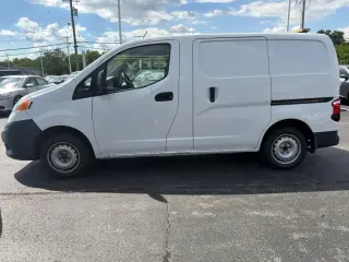 Nissan NV200 2018 S 4 puertas Carga Minivan