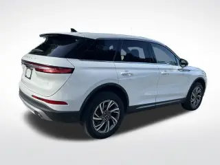 Lincoln Corsair 2023 Estándar 4 puertas SUV