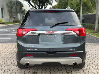 🚘*GMC Acadia SLE 2019*