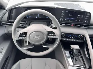 Hyundai ELANTRA 2026 SEL Sport Premium 4 puertas Sedan