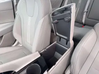 Hyundai ELANTRA 2026 SEL Sport Premium 4 puertas Sedan