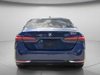 Serie 5 BMW 2024 530i Sedan 4 puertas