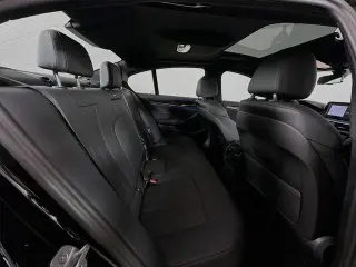 Serie 5 BMW 2023 AWD 530i xDrive 4 puertas Sedán
