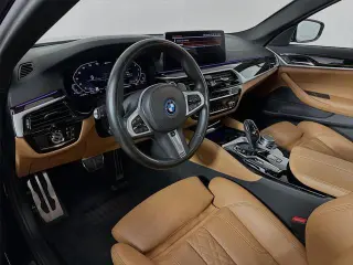 BMW Serie 5 2023 AWD 530e xDrive 4 puertas Sedan