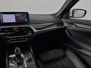 Serie 5 BMW 2023 AWD 530i xDrive 4 puertas Sedan