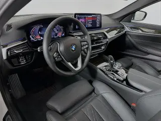 Serie 5 BMW 2023 AWD 530i xDrive 4 puertas Sedan
