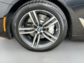 Serie 5 BMW 2023 AWD 530i xDrive 4 puertas Sedan