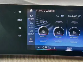 Vehículo de Actividad Deportiva BMW X1 2023 AWD xDrive28i 4 puertas