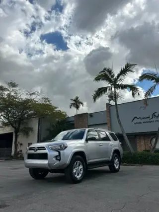 TOYOTA 4RUNNER SR5