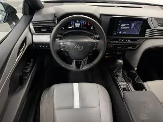 Toyota Camry 2025 SE 4dr Sedan