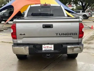 Toyota Tundra 2020 4x4 SR5 4 puertas Cabina Doble Pickup SB