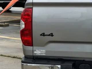Toyota Tundra 2020 4x4 SR5 4 puertas Cabina Doble Pickup SB