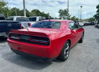 Dodge Challenger SXT