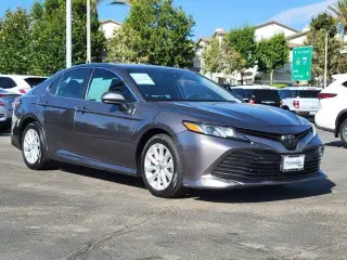 Toyota Camry 2019 LE 4 puertas Sedan