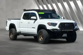 Toyota Tacoma 2023 4x4 TRD Off-Road 4 puertas Doble Cabina 6.1 ft LB