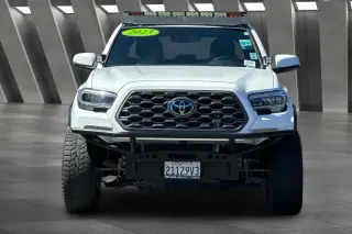 Toyota Tacoma 2023 4x4 TRD Off-Road 4 puertas Doble Cabina 6.1 ft LB