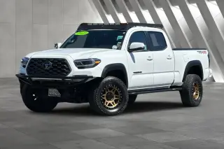 Toyota Tacoma 2023 4x4 TRD Off-Road 4 puertas Doble Cabina 6.1 ft LB
