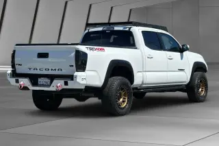 Toyota Tacoma 2023 4x4 TRD Off-Road 4 puertas Doble Cabina 6.1 ft LB