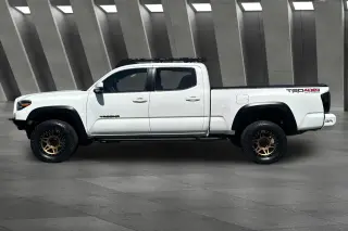Toyota Tacoma 2023 4x4 TRD Off-Road 4 puertas Doble Cabina 6.1 ft LB