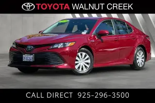 Toyota Camry Híbrido 2020 LE 4 puertas Sedan