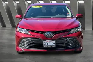 Toyota Camry Híbrido 2020 LE 4 puertas Sedan