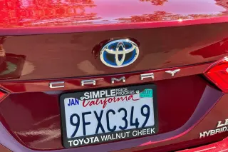 Toyota Camry Híbrido 2020 LE 4 puertas Sedan