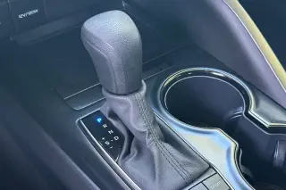 Toyota Camry Híbrido 2020 LE 4 puertas Sedan