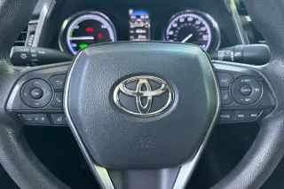 Toyota Camry Híbrido 2020 LE 4 puertas Sedan