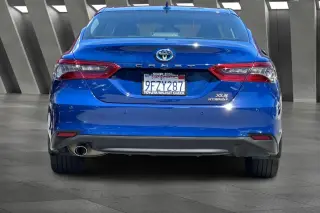 Toyota Camry Híbrido 2023 XLE 4 puertas Sedan