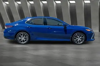 Toyota Camry Híbrido 2023 XLE 4 puertas Sedan
