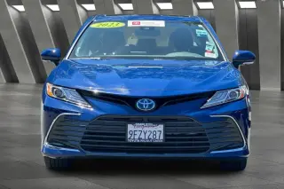 Toyota Camry Híbrido 2023 XLE 4 puertas Sedan