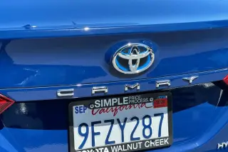 Toyota Camry Híbrido 2023 XLE 4 puertas Sedan