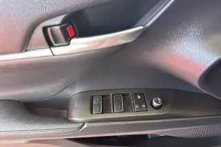 Toyota Camry Híbrido 2023 XLE 4 puertas Sedan
