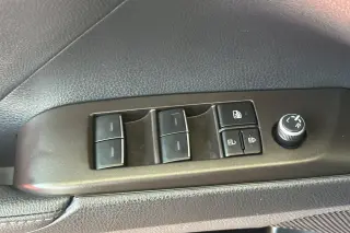 Toyota Camry Híbrido 2023 XLE 4 puertas Sedan