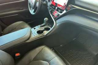 Toyota Camry Híbrido 2023 XLE 4 puertas Sedan