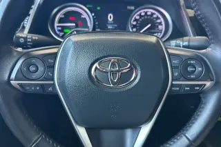 Toyota Camry Híbrido 2023 XLE 4 puertas Sedan