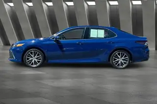 Toyota Camry Híbrido 2023 XLE 4 puertas Sedan