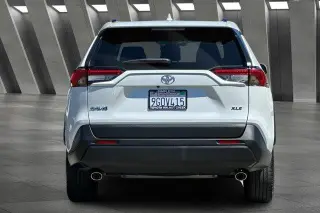 Toyota RAV4 2023 XLE Premium 4 puertas SUV