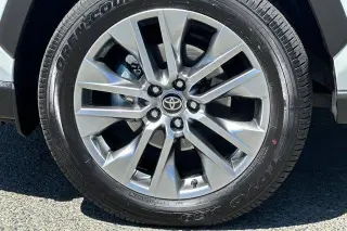 Toyota RAV4 2023 XLE Premium 4 puertas SUV