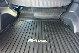 Toyota RAV4 2023 XLE Premium 4 puertas SUV