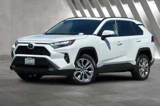 Toyota RAV4 2023 XLE Premium 4 puertas SUV