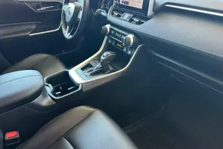 Toyota RAV4 2023 XLE Premium 4 puertas SUV