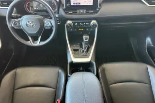 Toyota RAV4 2023 XLE Premium 4 puertas SUV