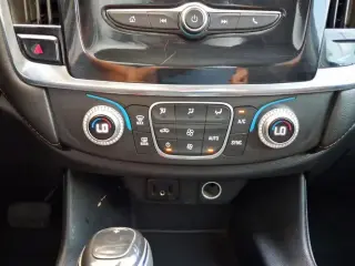Chevrolet Traverse 2019 LS 4 puertas SUV con paquete 1LS