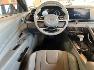 Hyundai ELANTRA 2023 SEL 4 puertas Sedan