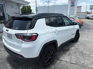 Jeep Compass 2023 4x4 Latitude 4 puertas SUV